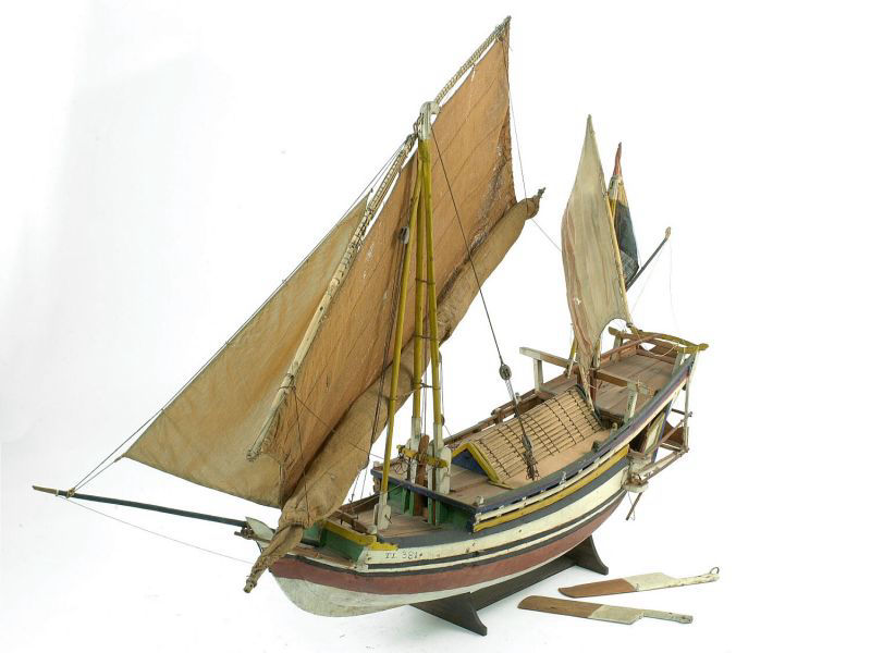 Maket perahu padewakang; koleksi Wereldculturen TM 668-123